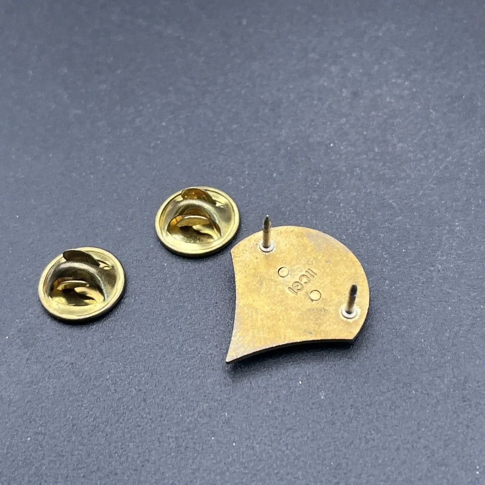 United States Army E4 Rank Specialist Gold‎ Tone Lapel Hat Pin